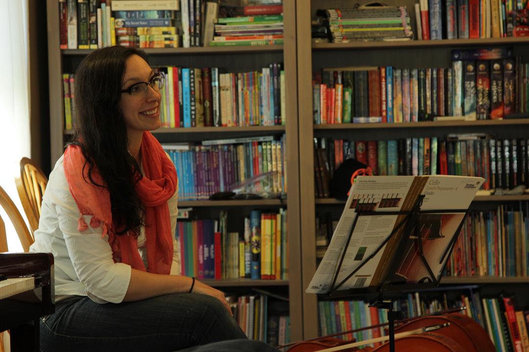 Veronica Kolegas cello concert performance